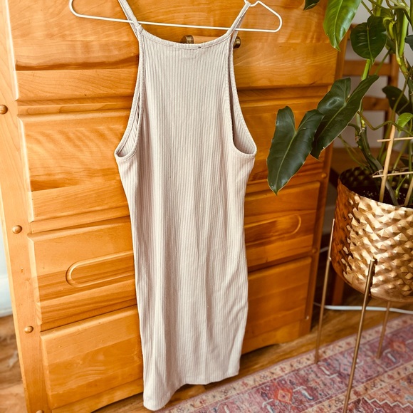 Forever 21 Ribbed Bodycon Halter-Style Dress ✨ - Picture 2 of 5